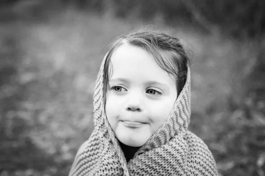 Warrnambool family photography little girl wrapped in blanket