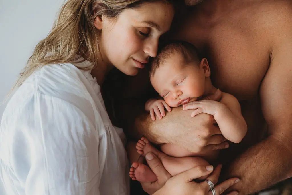 keeping a newborn baby asleep for photos