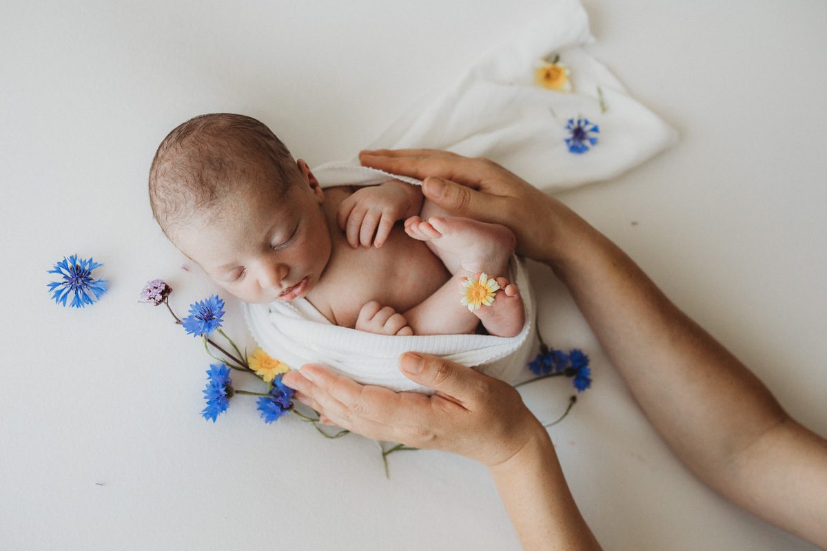 Why I Don t Do the Froggy Pose in Newborn Photography A Focus on Natural Comfort and Safety