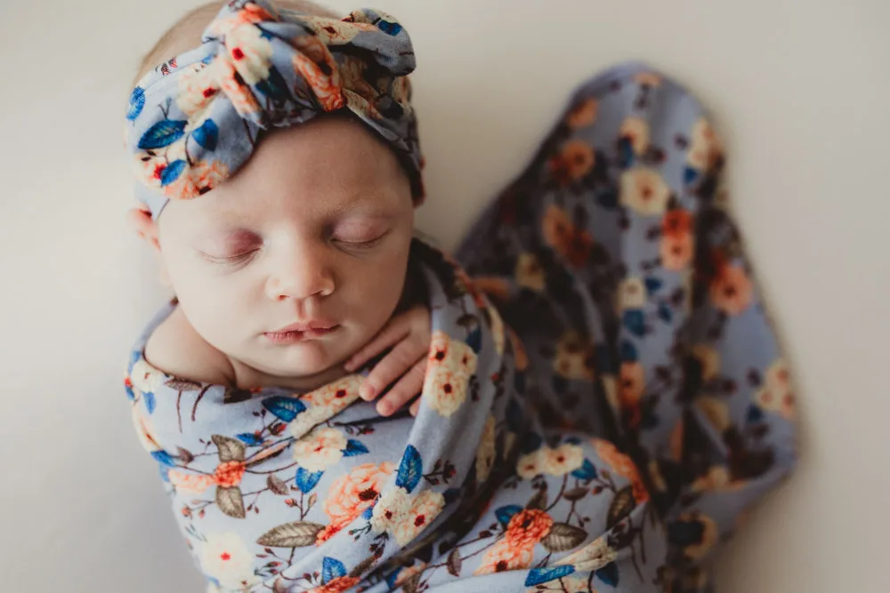Newborn safe posing ideas for beginners